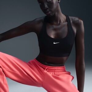 Nike Swoosh Women’s XL Light Support Non-Padded Sports Bra in Black